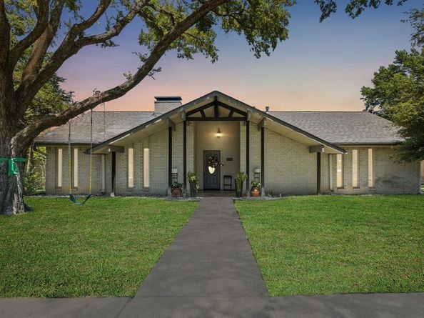 7741  El Santo Lane , Dallas Texas 75248