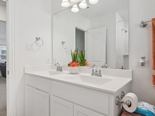1425  Eden Valleywood Way , Arlington Texas 76005