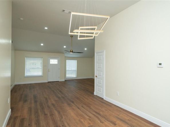 1639  Barlow Avenue , Dallas Texas 75224