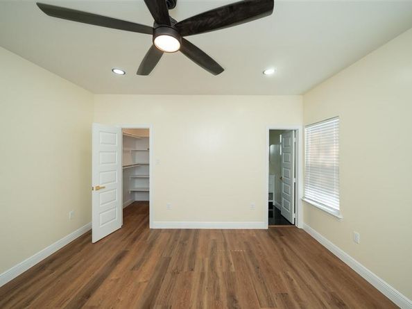 1639  Barlow Avenue , Dallas Texas 75224