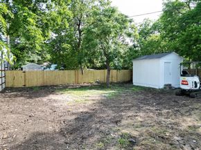 1639  Barlow Avenue , Dallas Texas 75224