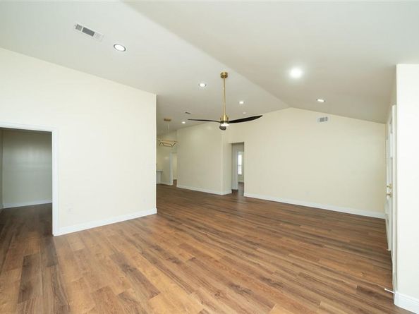 1639  Barlow Avenue , Dallas Texas 75224