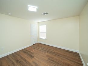 1639  Barlow Avenue , Dallas Texas 75224