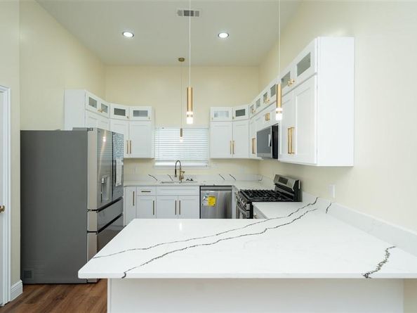 1639  Barlow Avenue , Dallas Texas 75224