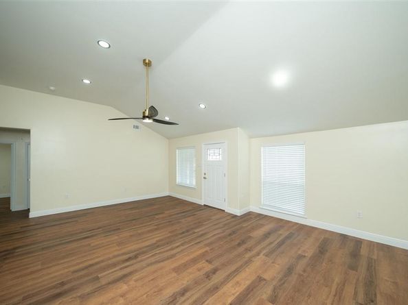 1639  Barlow Avenue , Dallas Texas 75224