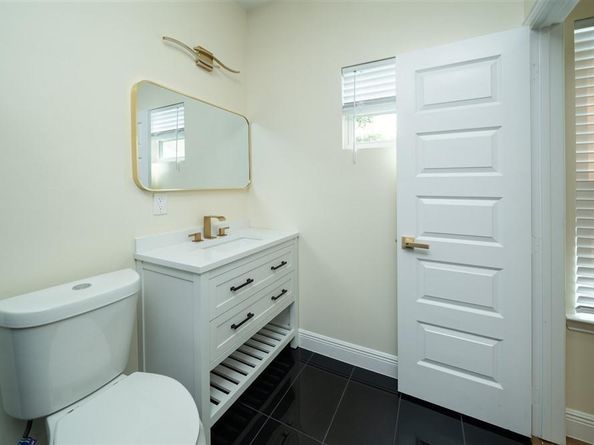 1639  Barlow Avenue , Dallas Texas 75224