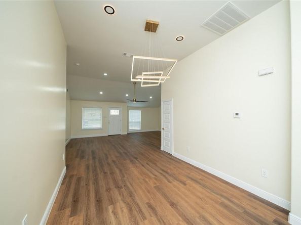 1639  Barlow Avenue , Dallas Texas 75224