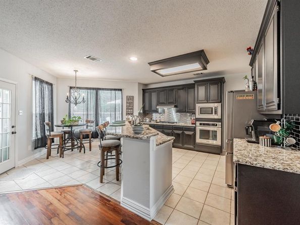 2508  Springhill Drive , Grapevine Texas 76051