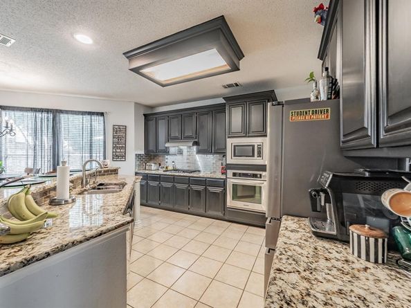 2508  Springhill Drive , Grapevine Texas 76051