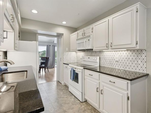 924  Canal Street , Irving Texas 75063