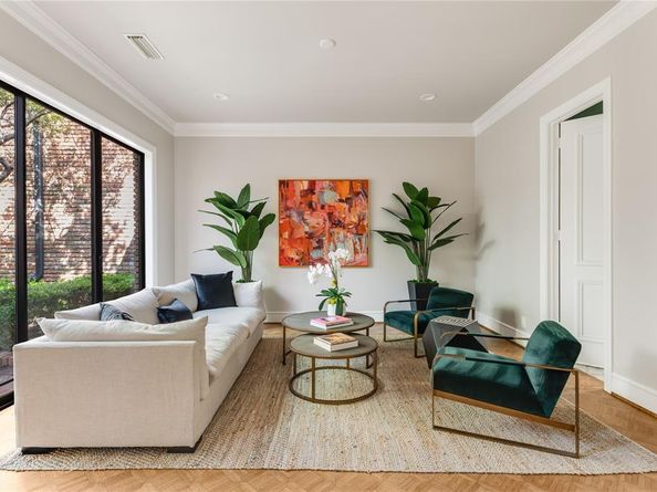 29  Saint Laurent Place , Dallas Texas 75225