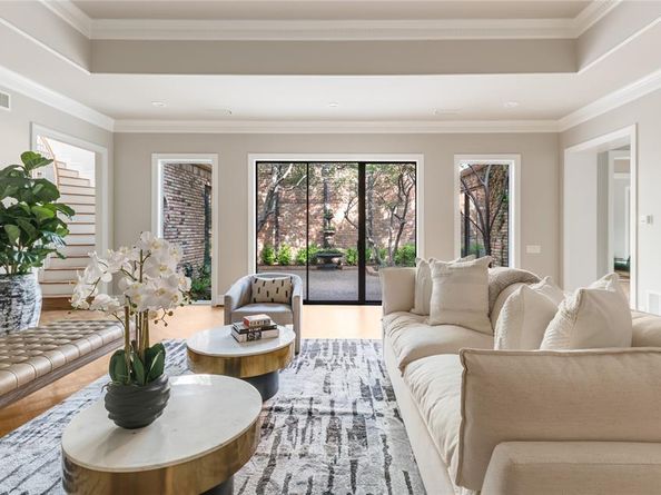 29  Saint Laurent Place , Dallas Texas 75225