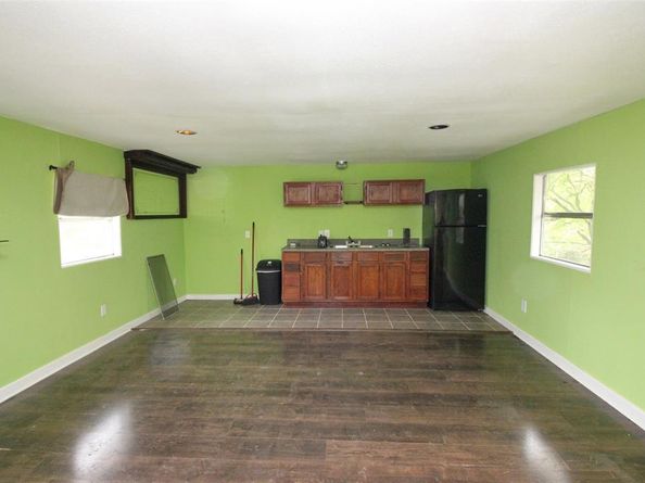 647  Monssen Drive , Dallas Texas 75224