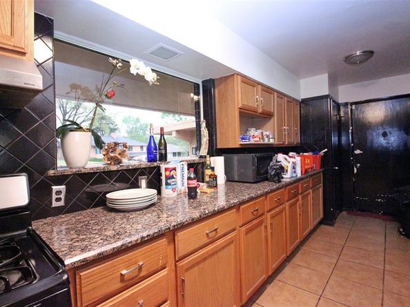 647  Monssen Drive , Dallas Texas 75224