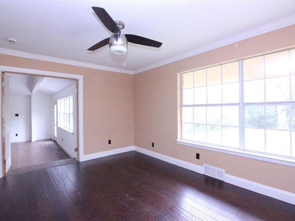 647  Monssen Drive , Dallas Texas 75224