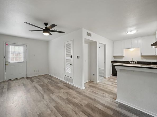 2335 W Rosedale Street S, Fort Worth Texas 76110