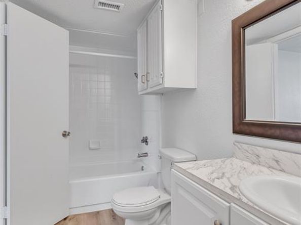 6042  Stoneybrook Drive , Fort Worth Texas 76112