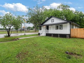 2901  Malcolm Street , Fort Worth Texas 76112