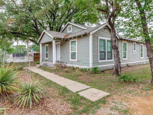 1423  Toronto Street , Dallas Texas 75212