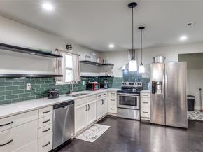 1423  Toronto Street , Dallas Texas 75212