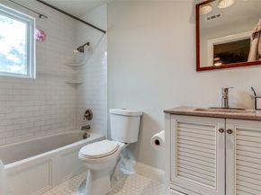 1423  Toronto Street , Dallas Texas 75212
