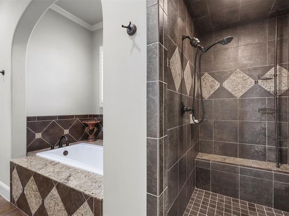 2537  Lubbock Avenue , Fort Worth Texas 76109
