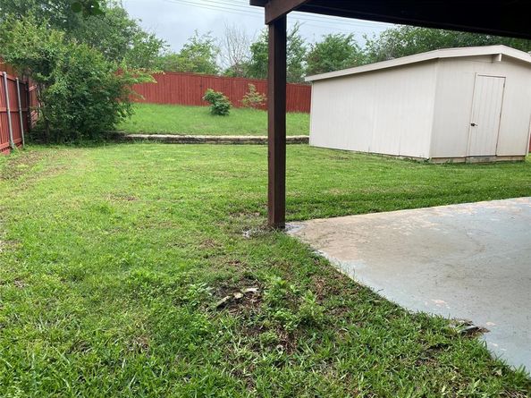 9421  Vista Circle , Irving Texas 75063