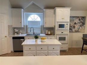 9421  Vista Circle , Irving Texas 75063