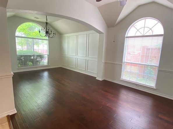 9421  Vista Circle , Irving Texas 75063