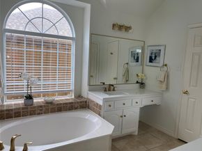 9421  Vista Circle , Irving Texas 75063