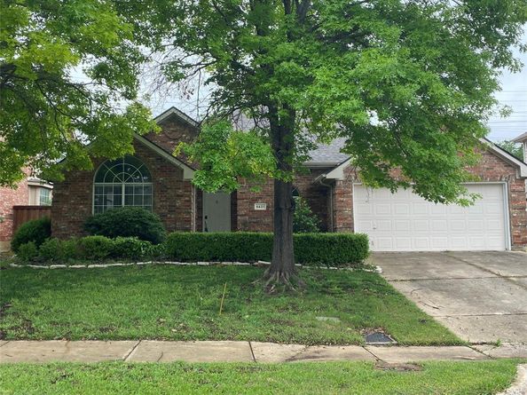 9421  Vista Circle , Irving Texas 75063