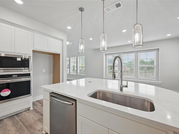 1000  Tulip Place , Crowley Texas 76036
