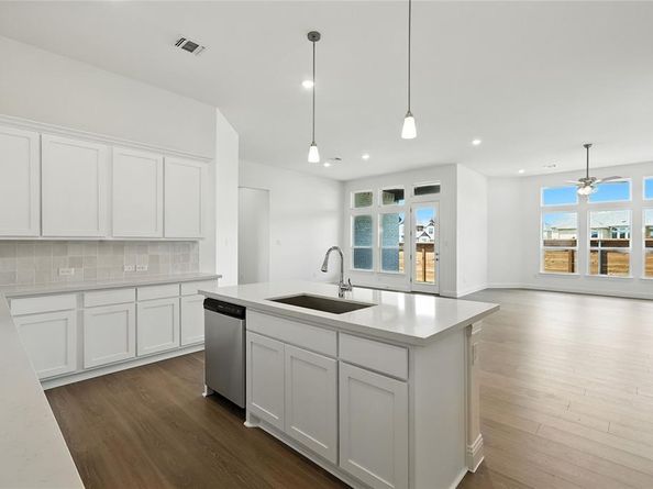 2021  Jasper Meadow  , Mesquite Texas 75181