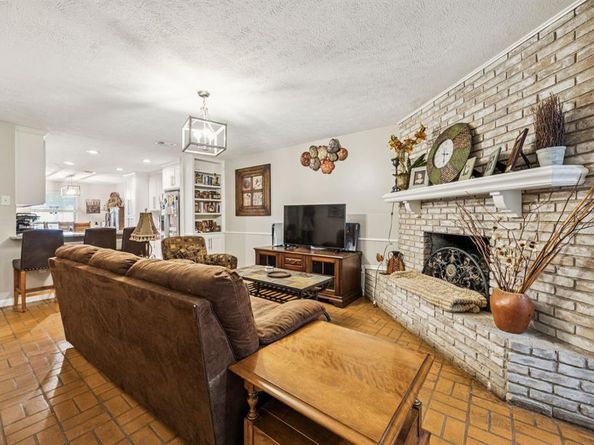 7750  Dentcrest Drive , Dallas Texas 75254