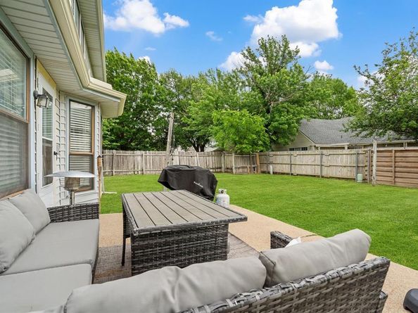303  Hopewell Street , Grand Prairie Texas 75052