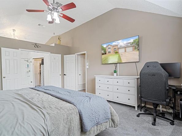 303  Hopewell Street , Grand Prairie Texas 75052