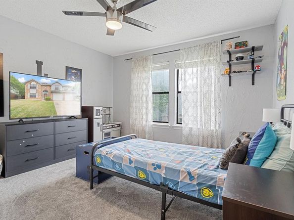 303  Hopewell Street , Grand Prairie Texas 75052