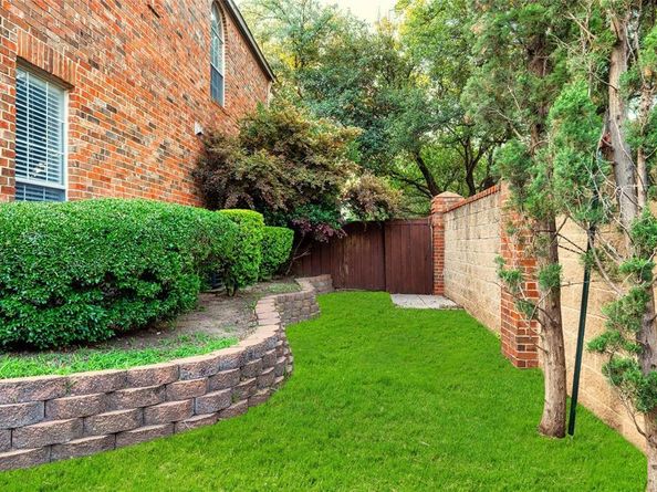 4160  Towne Green Circle , Addison Texas 75001
