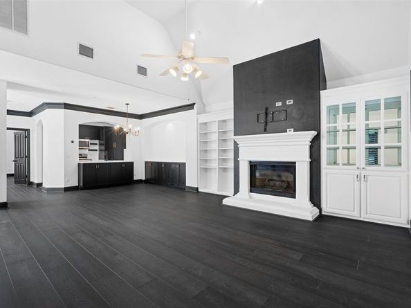 4160  Towne Green Circle , Addison Texas 75001