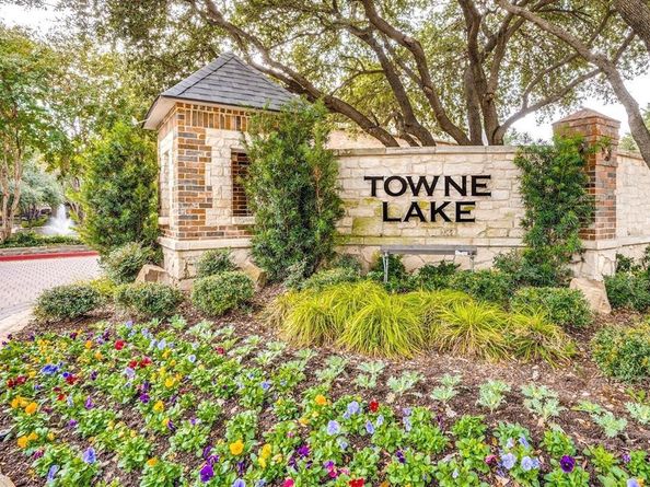 4160  Towne Green Circle , Addison Texas 75001