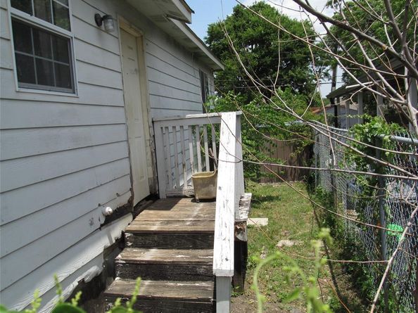 1503  Vermont Avenue , Dallas Texas 75216