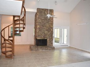 919  Liberty Court , Dallas Texas 75204