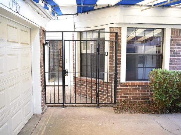 919  Liberty Court , Dallas Texas 75204