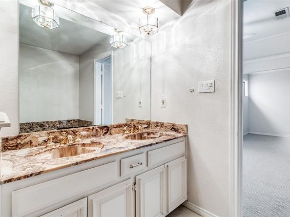 919  Liberty Court , Dallas Texas 75204