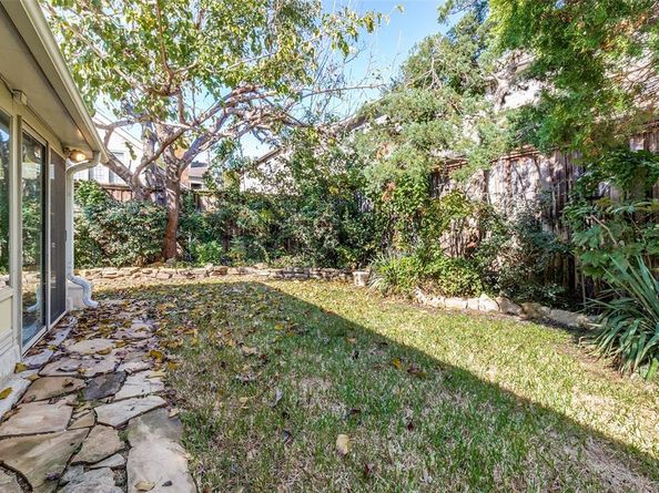 919  Liberty Court , Dallas Texas 75204