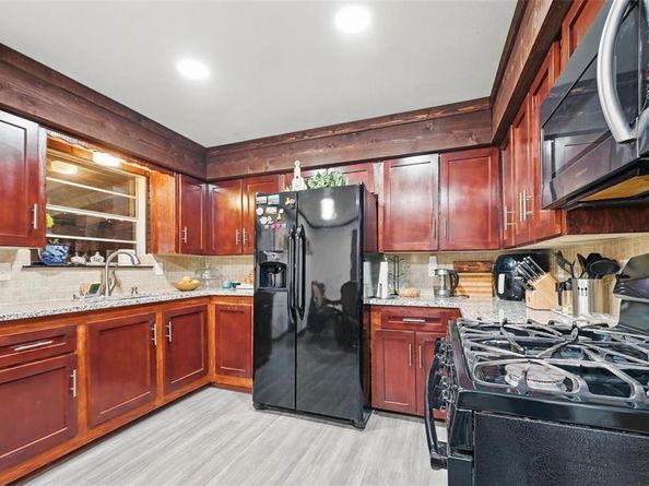 11514  Oakfield Drive , Balch Springs Texas 75180