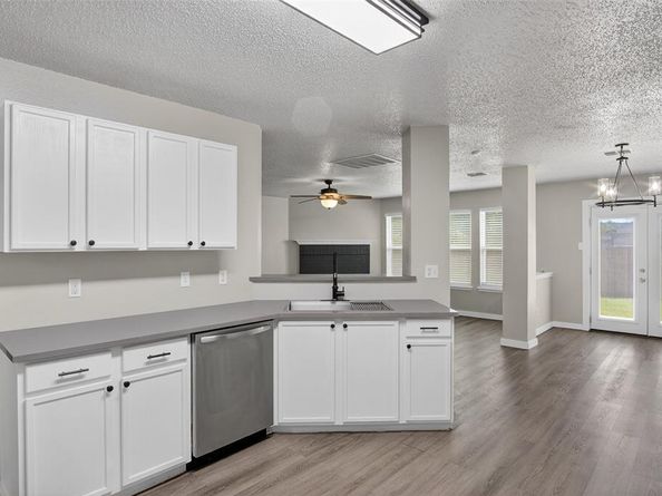 8412  Widgeon Way , Dallas Texas 75249