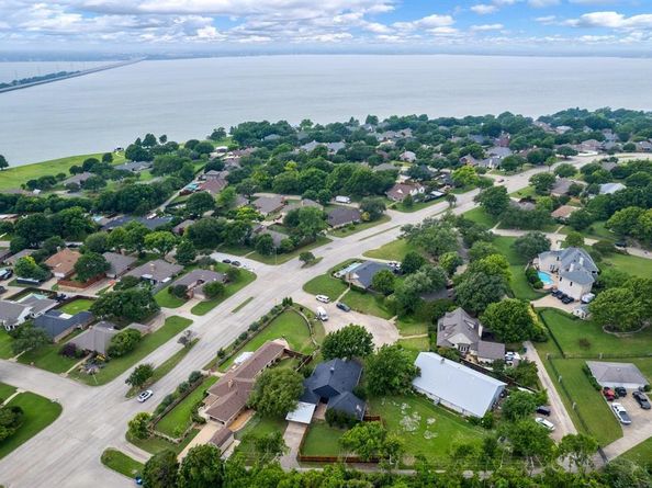 1202  Bayshore Drive , Rockwall Texas 75087