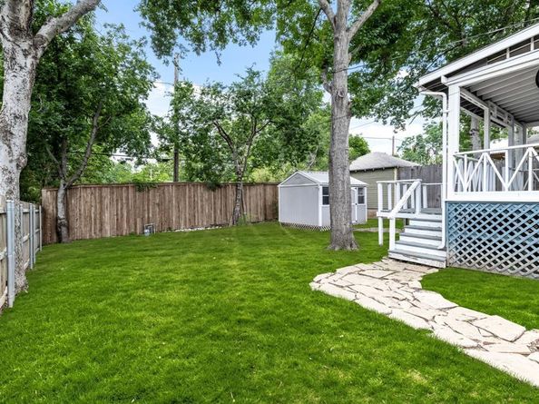1800  Virginia Place , Fort Worth Texas 76107
