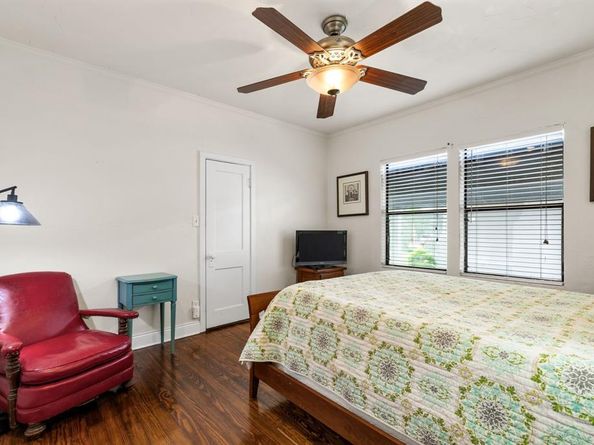1800  Virginia Place , Fort Worth Texas 76107